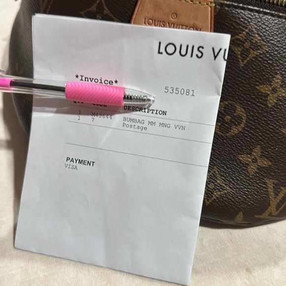 Discontinued Louis Vuitton Bumbag M43644 - Picture 9 of 11